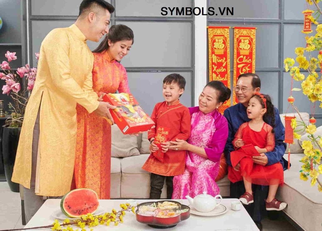 Stt chúc mừng năm mới gia đình, bạn bè