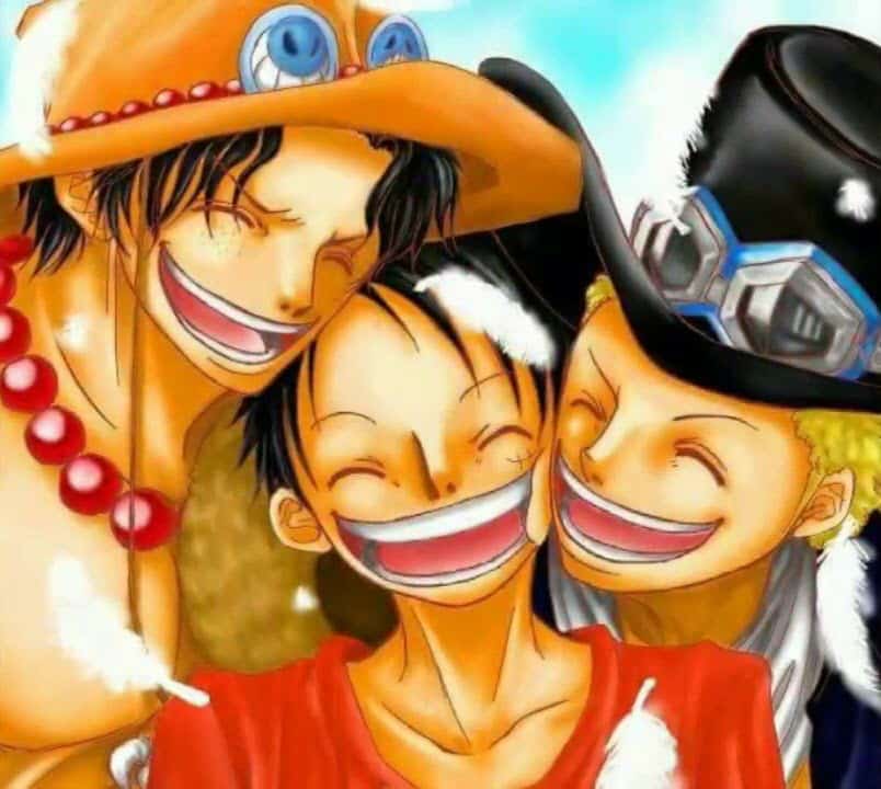 Hãy ngắm nhìn bức ảnh nhỏ xinh của ba anh em Luffy, Ace và Sabo chơi đùa vui tươi cùng nhau. Đó chính là khoảnh khắc tuyệt vời trong cuộc đời của họ, khi hạnh phúc được tạo nên từ tình cảm anh em sâu đậm. Xem ngay để được tận hưởng sự đáng yêu và đầy cảm xúc của bức ảnh này.