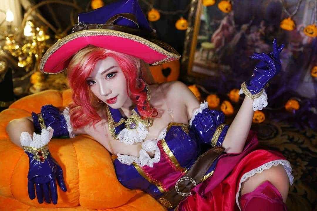 Hình ảnh gái xinh cosplay anime gợi cảm sexy